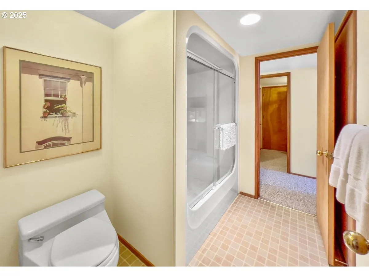 Attached Bathroom #2-Jack and Jill