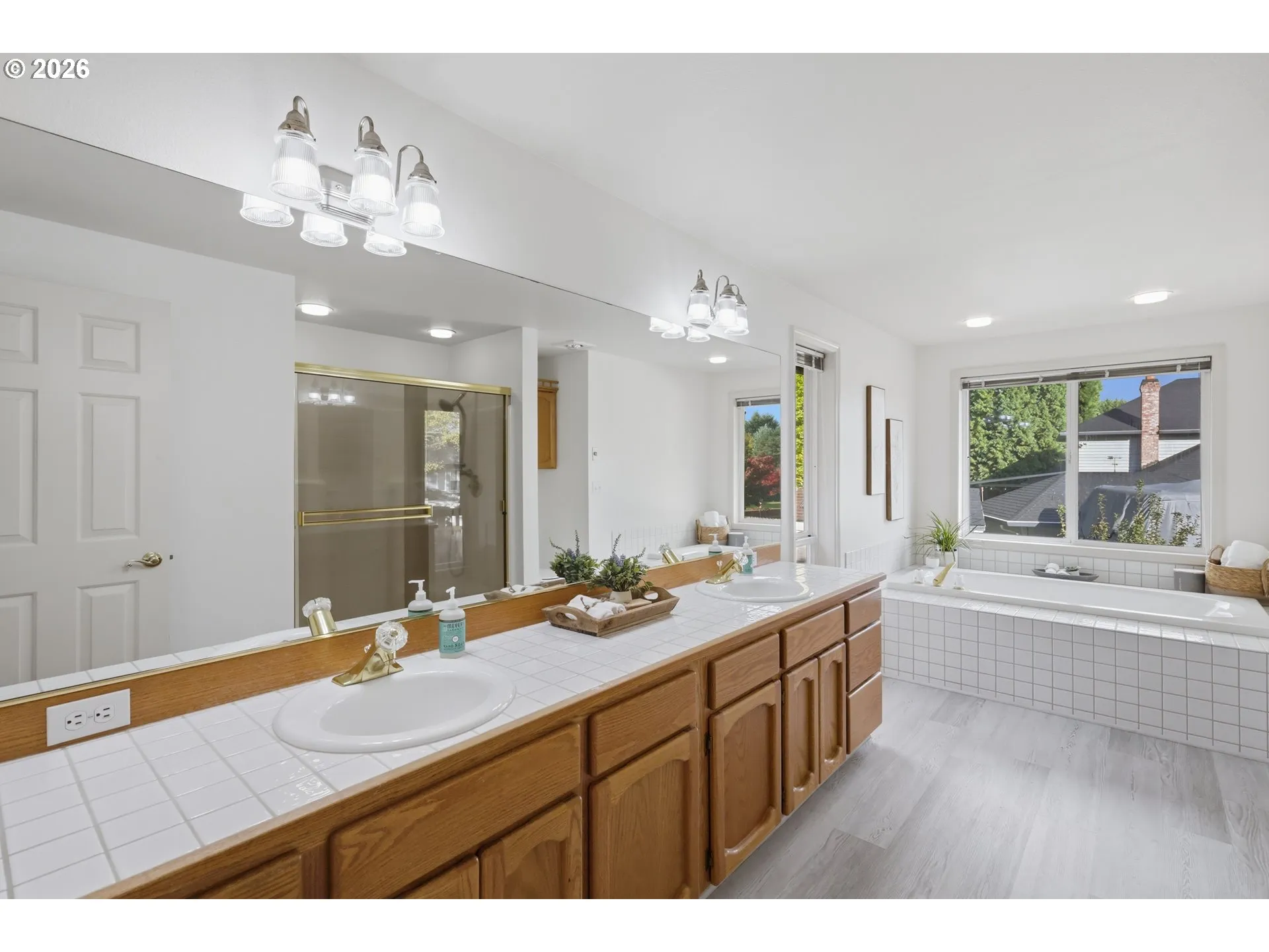 Bathroom, Attached