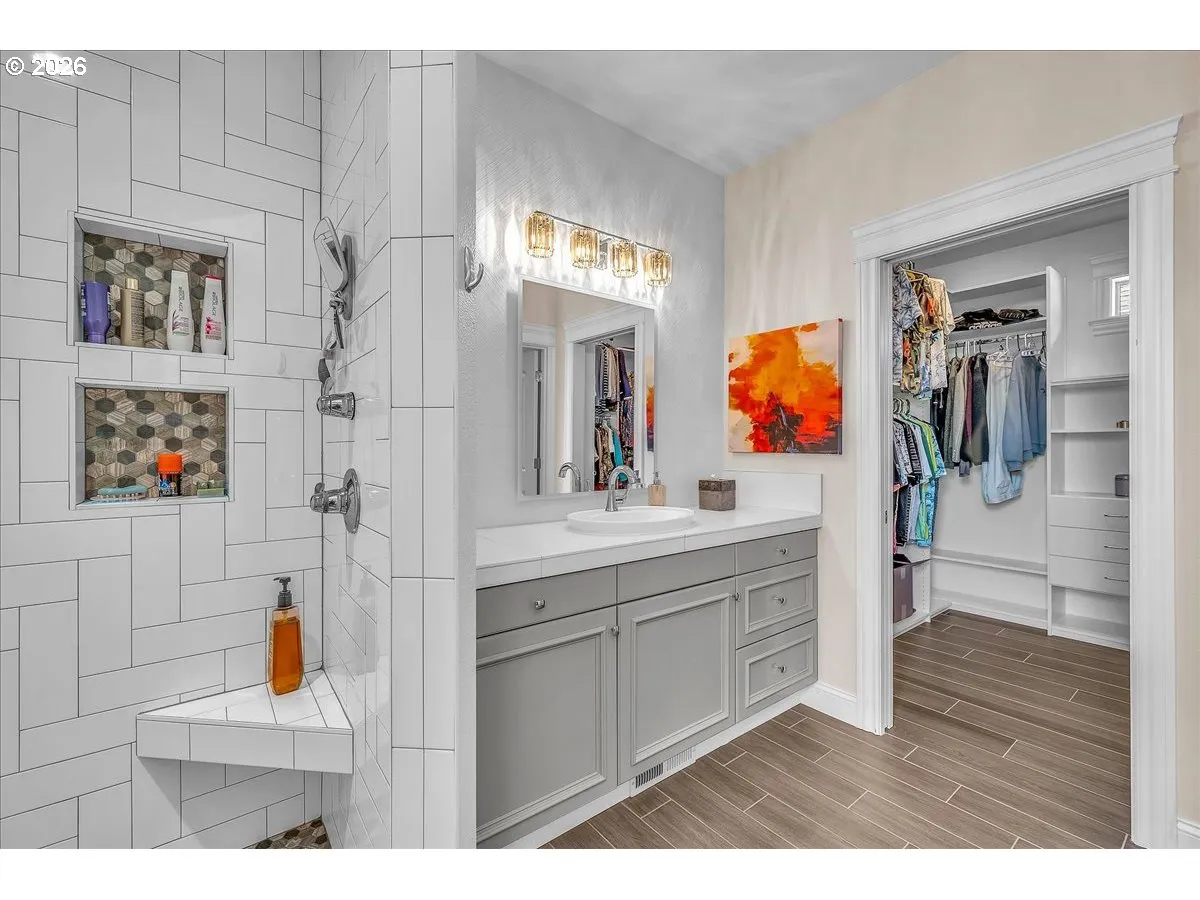 Owner's Suite Bathroom-Full Bathroom