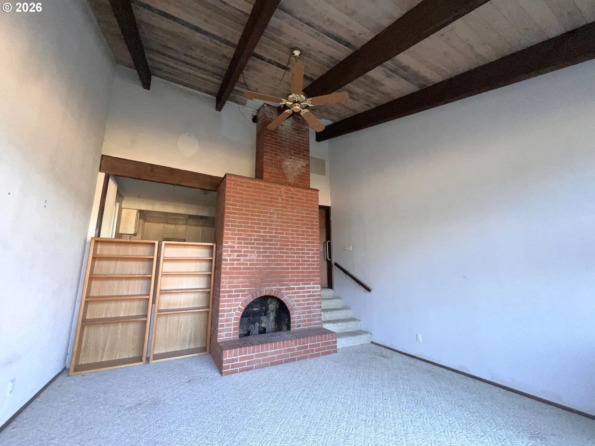 Living Room-Vaulted Ceilings