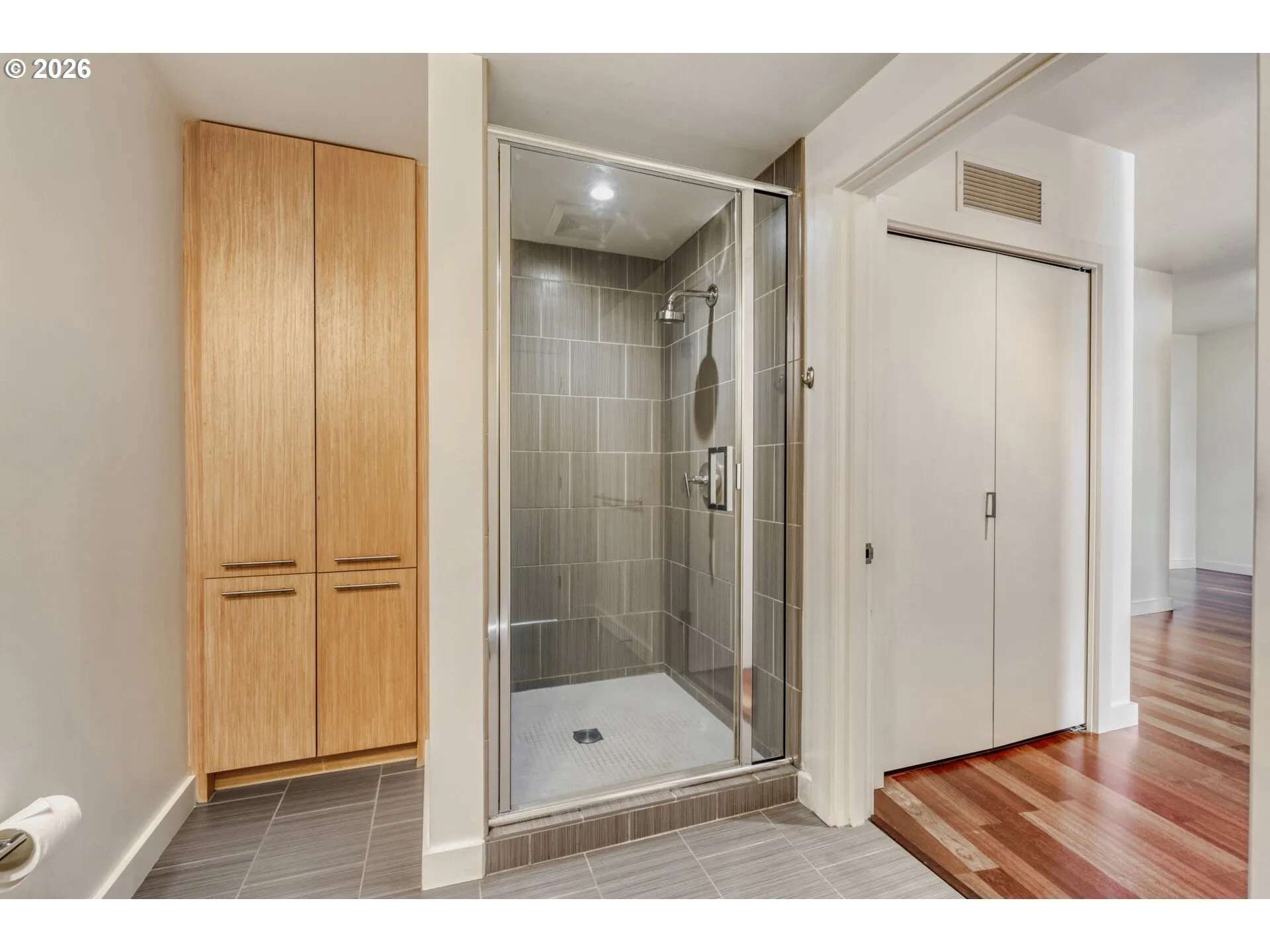 Bathroom-Walk in Shower