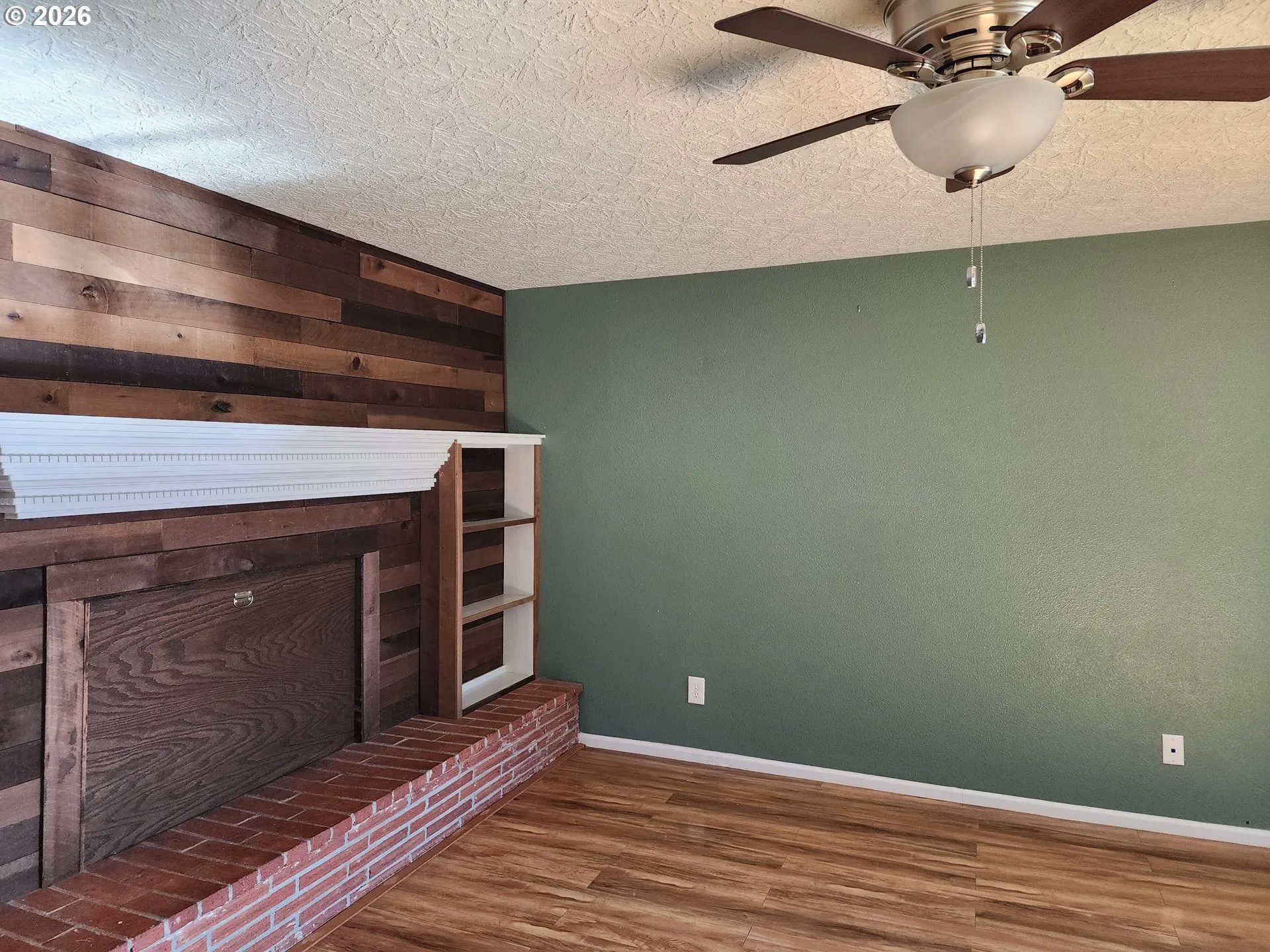 Living Room-Ceiling Fan