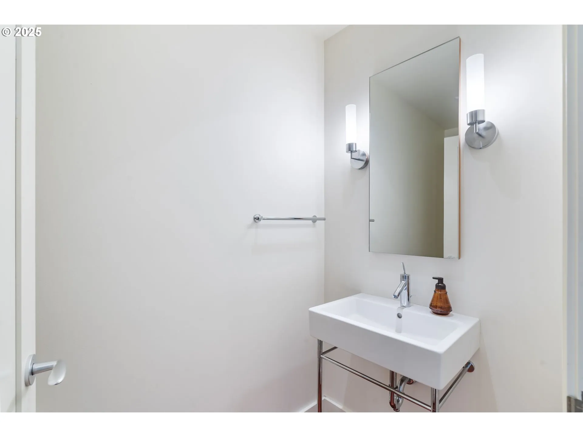 Bathroom-Hall