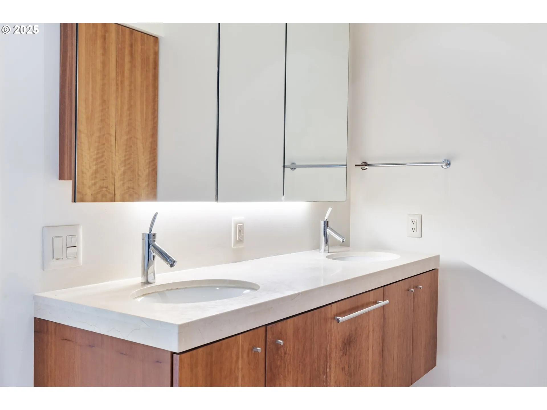 Primary Bedroom-Attached Bathroom