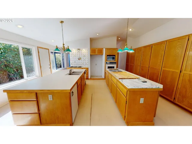 Kitchen-Cooking Island