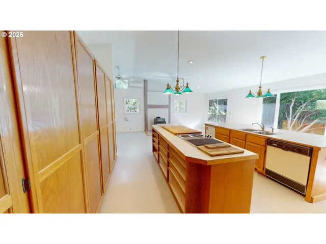 Kitchen-Cooking Island