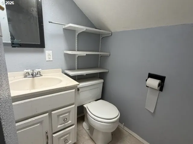 Bathroom-Upper