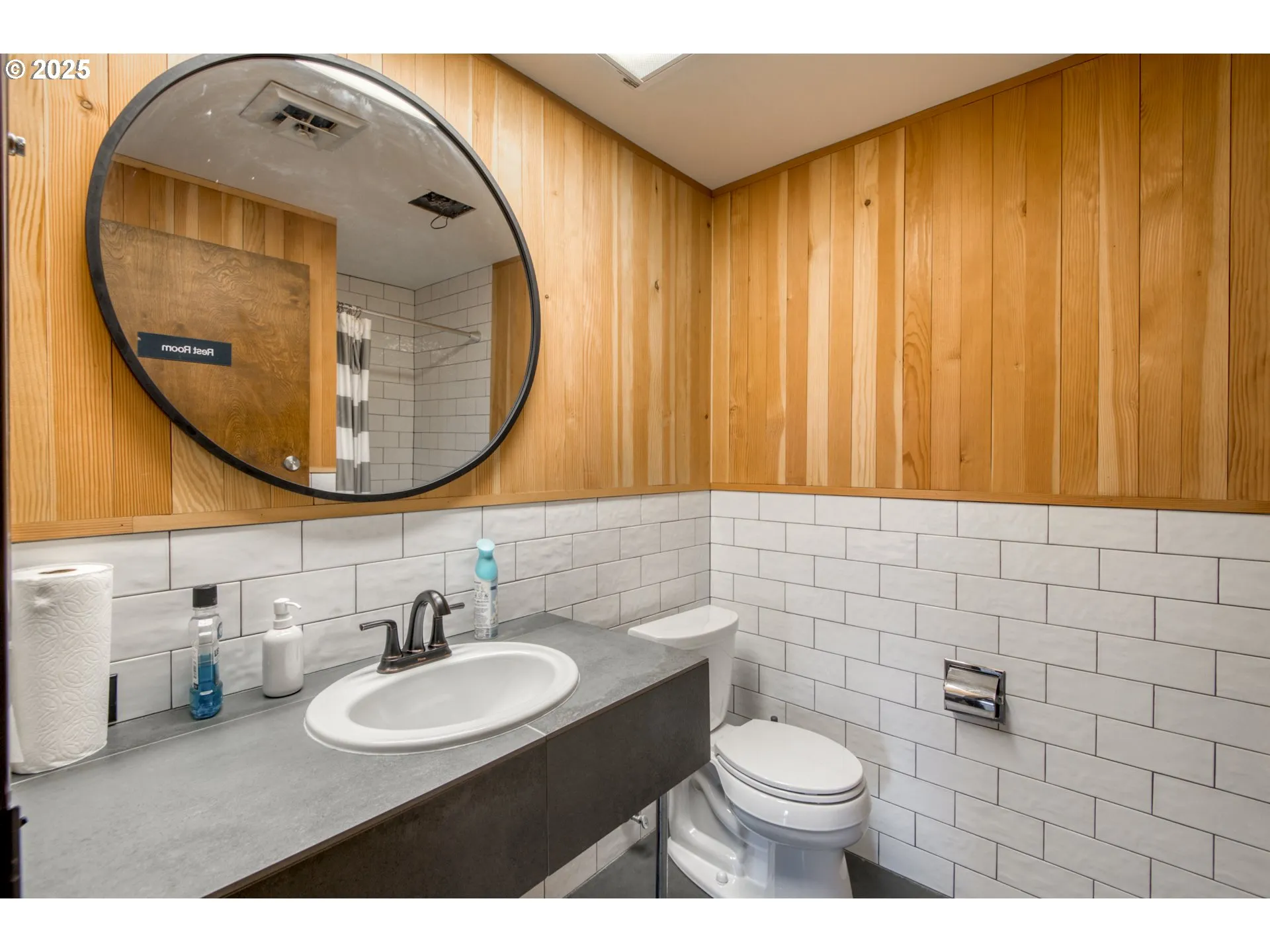 Bathroom-Upper