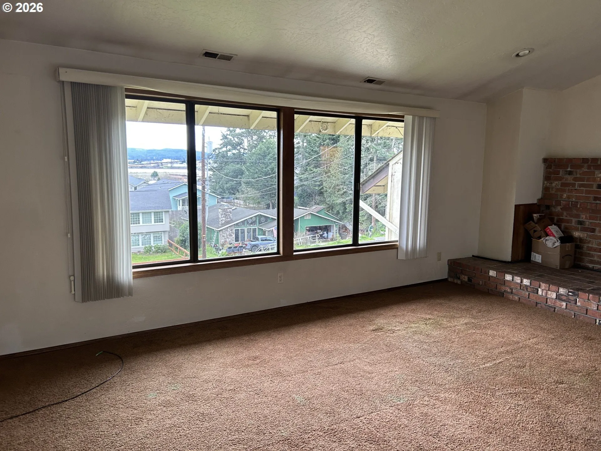 Living Room-Vaulted Ceilings