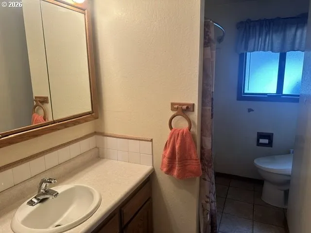 Bathroom-Upper