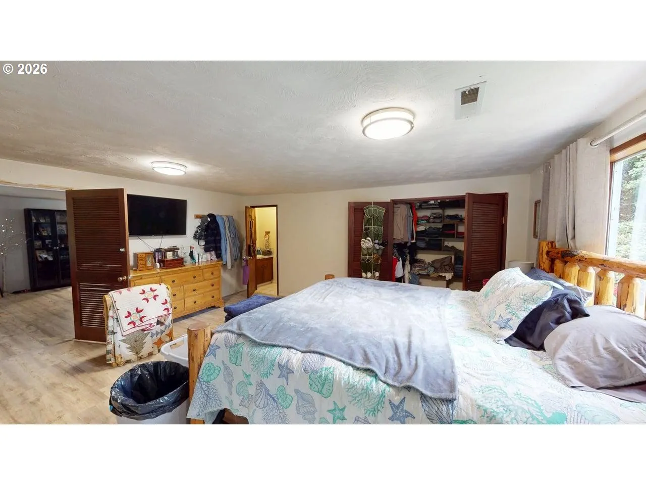 Bedroom, Primary
