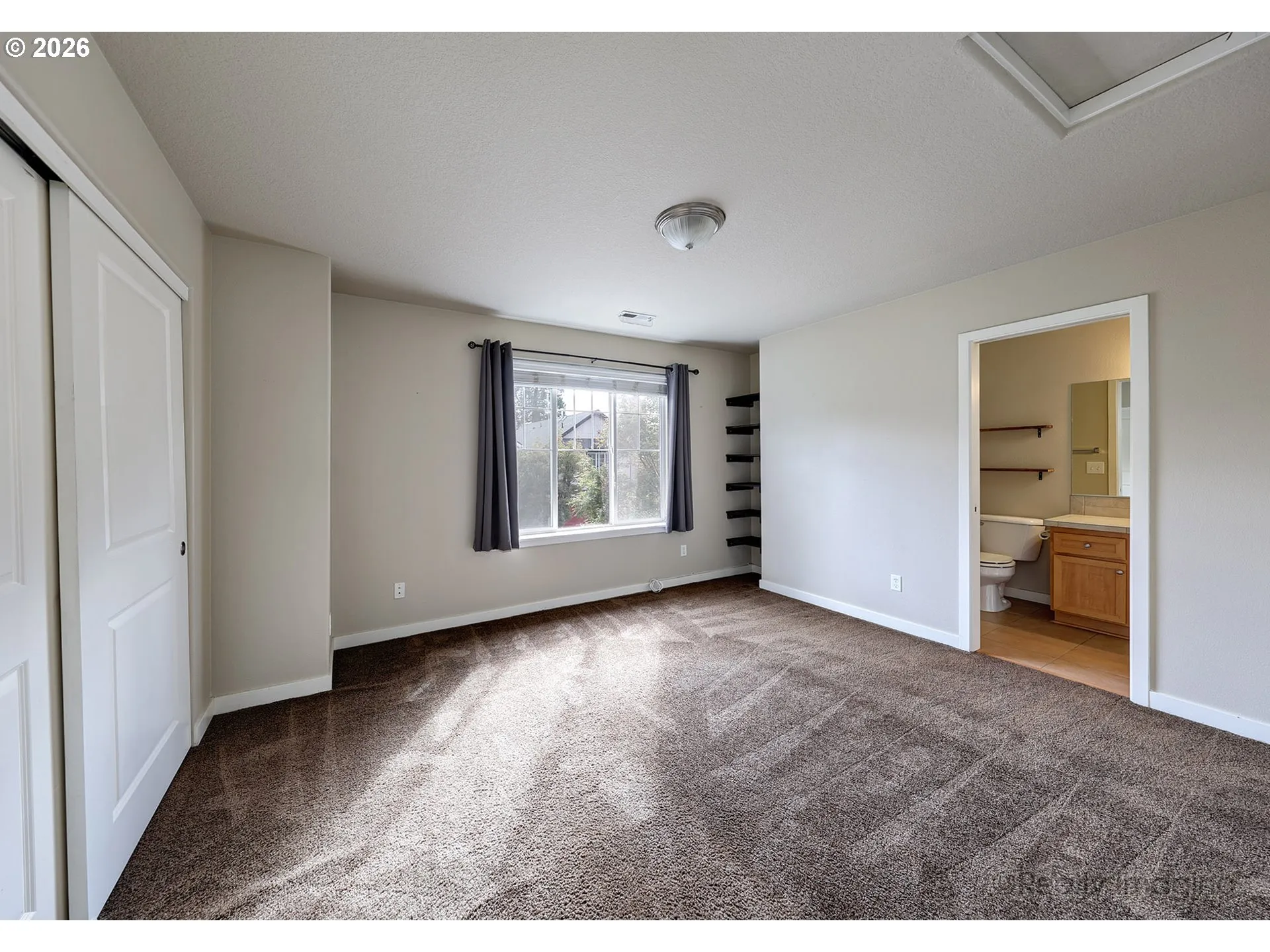 Bedroom, Primary