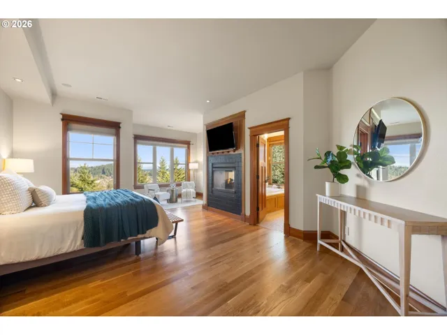 Primary Bedroom-Main