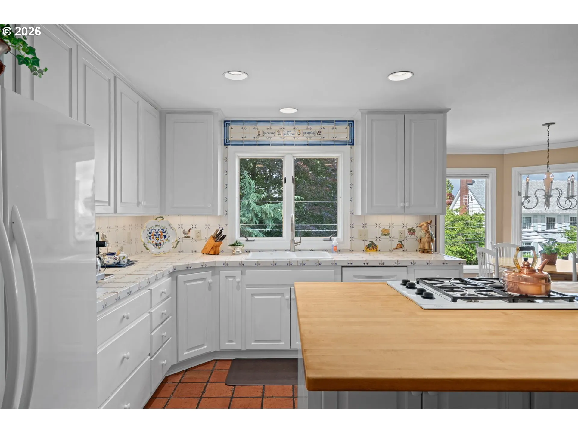 Kitchen-Cooking Island