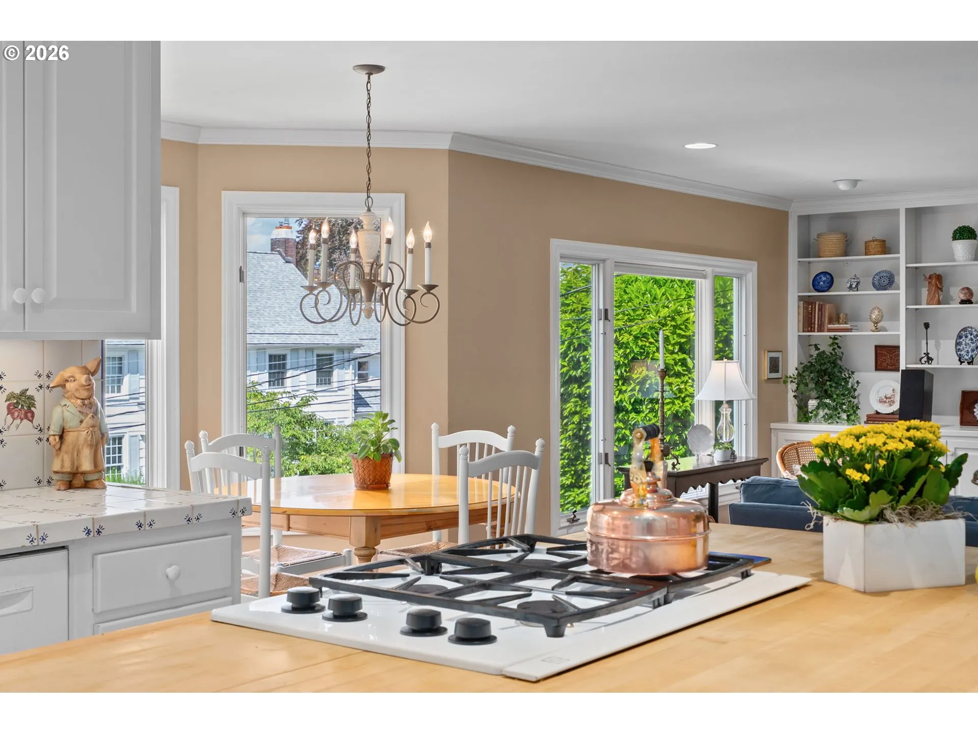 Kitchen-Cooking Island