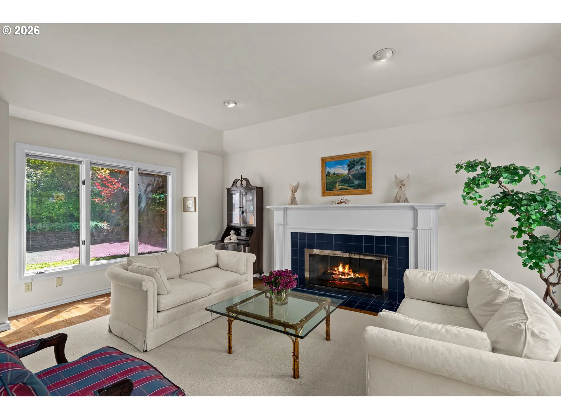 Living Room-Fireplace