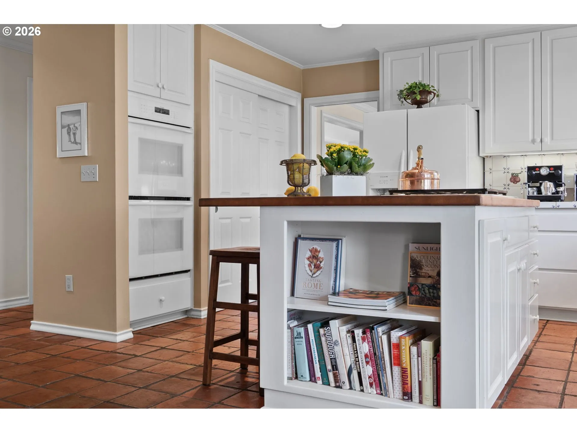 Kitchen-Cooking Island