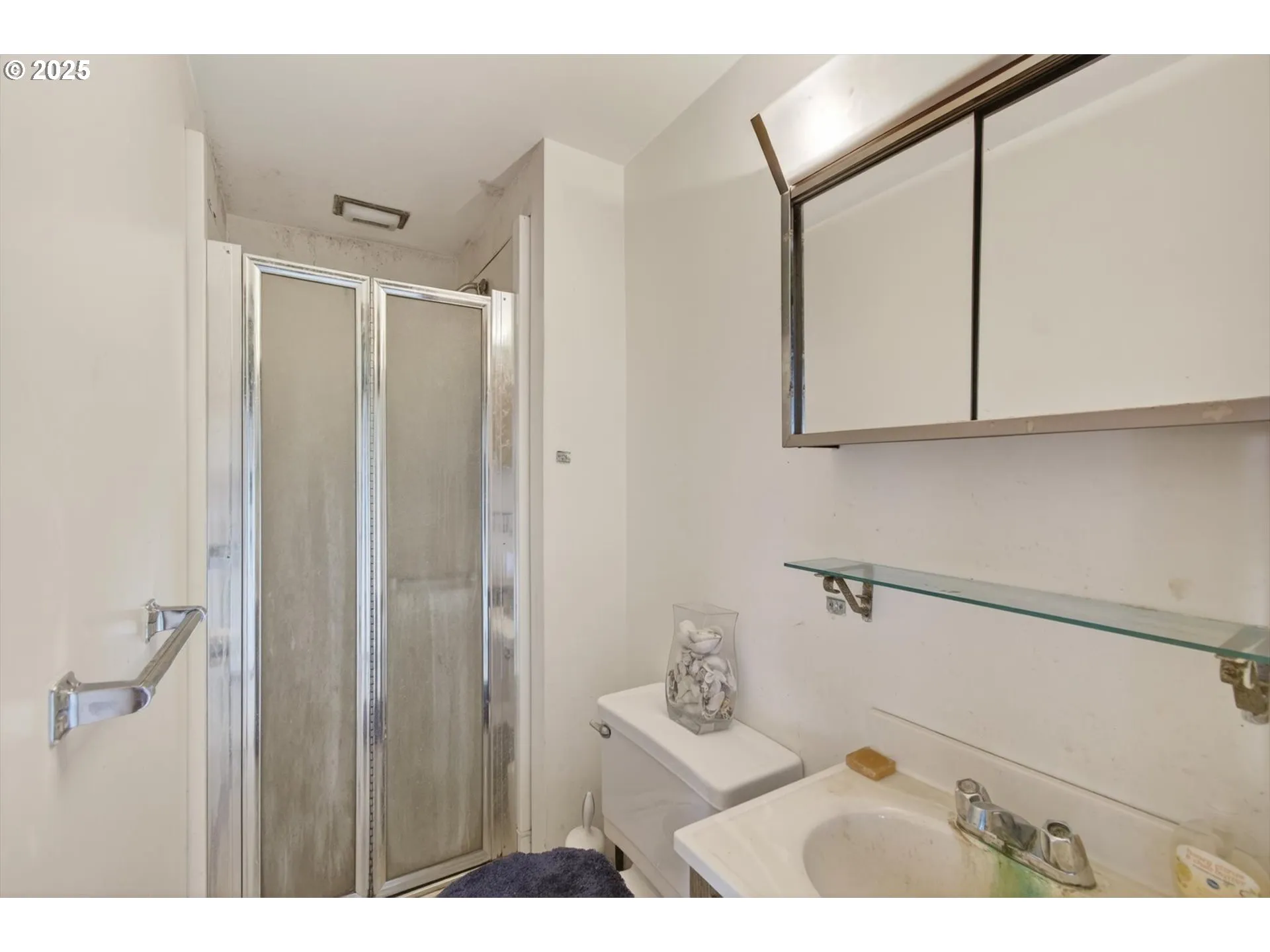 Bathroom-Upper