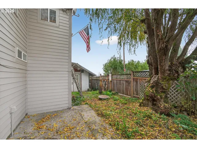 Yard-Fenced