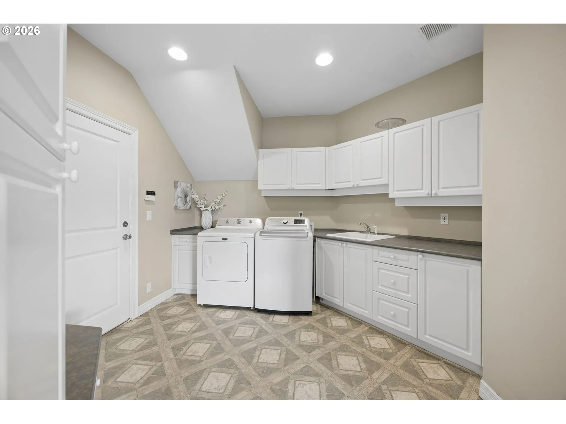 Laundry-Main