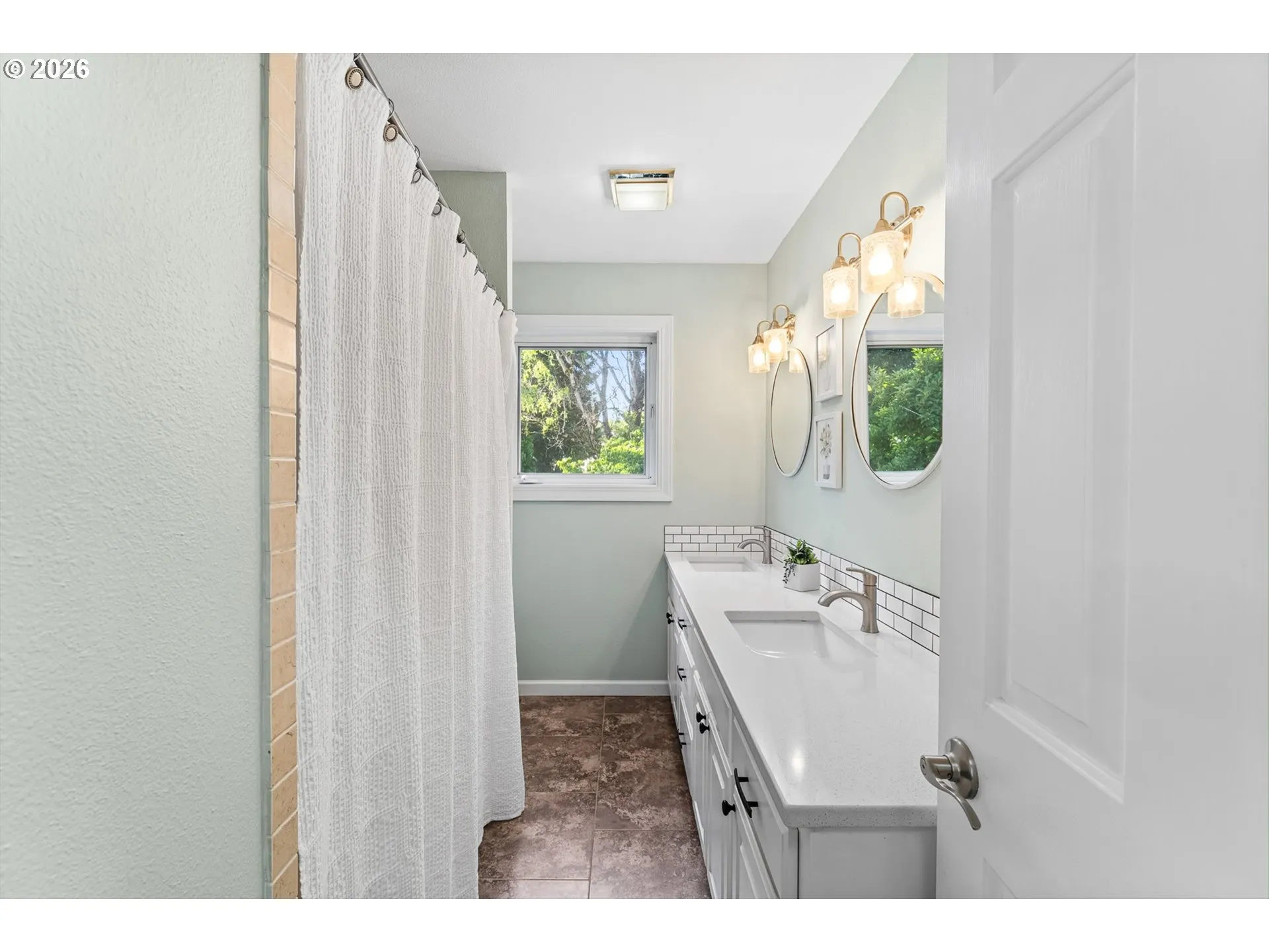 Bathroom-Upper