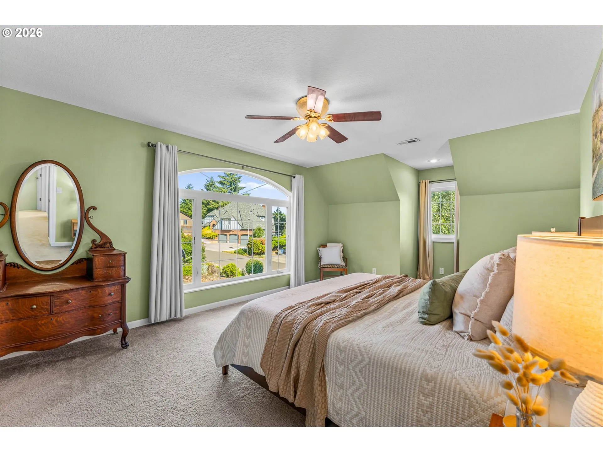 Bedroom, Owner's Suite-Upper