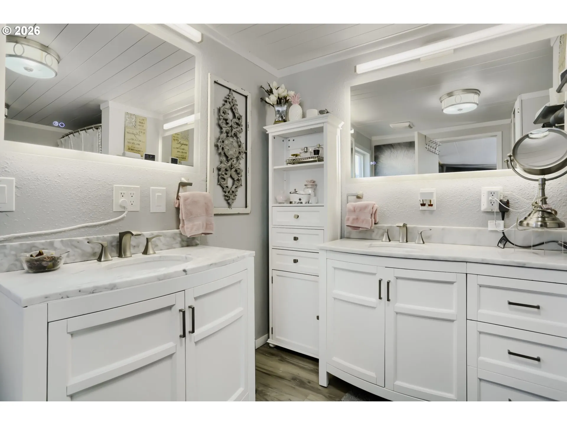 Bathroom, Attached-Double Sinks