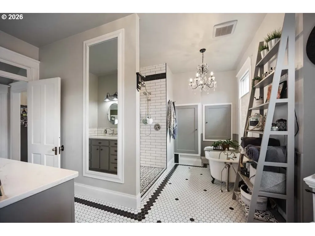Bathroom-Walk in Shower