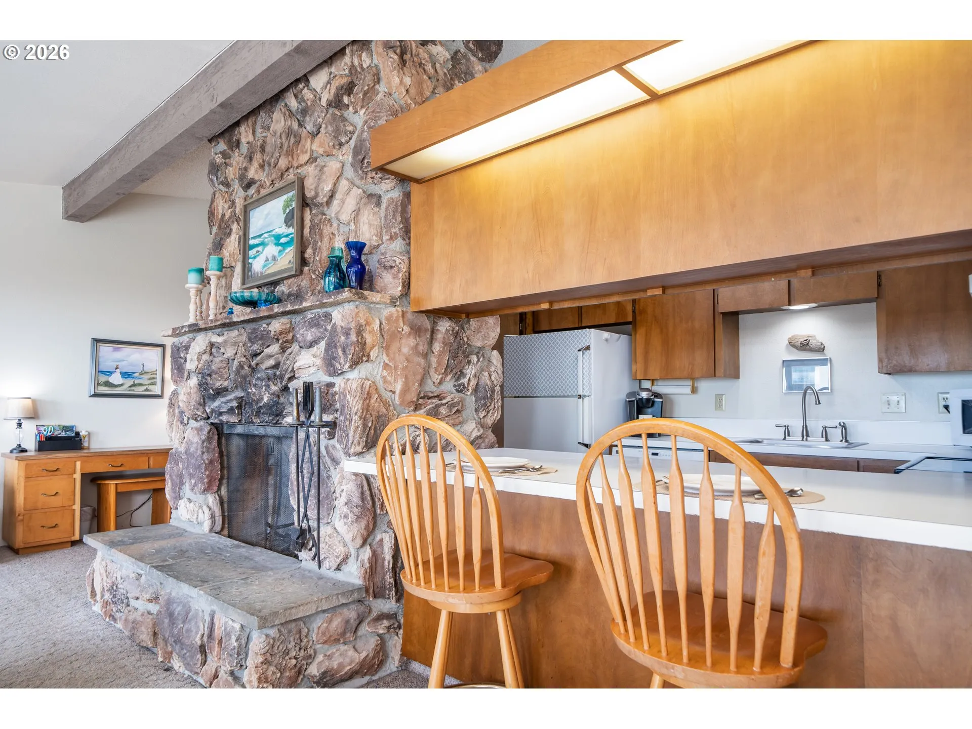 Kitchen-Breakfast Bar