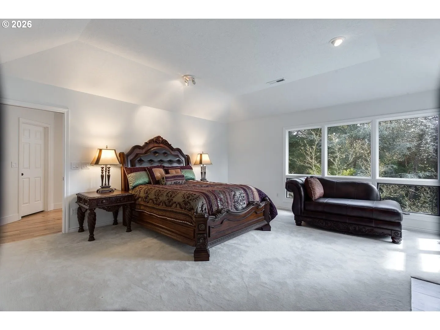 Bedroom, Primary
