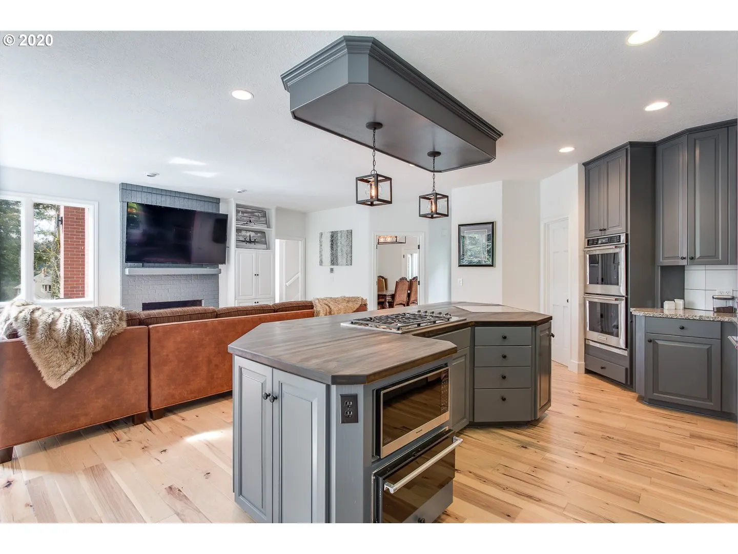 Kitchen-Cooking Island