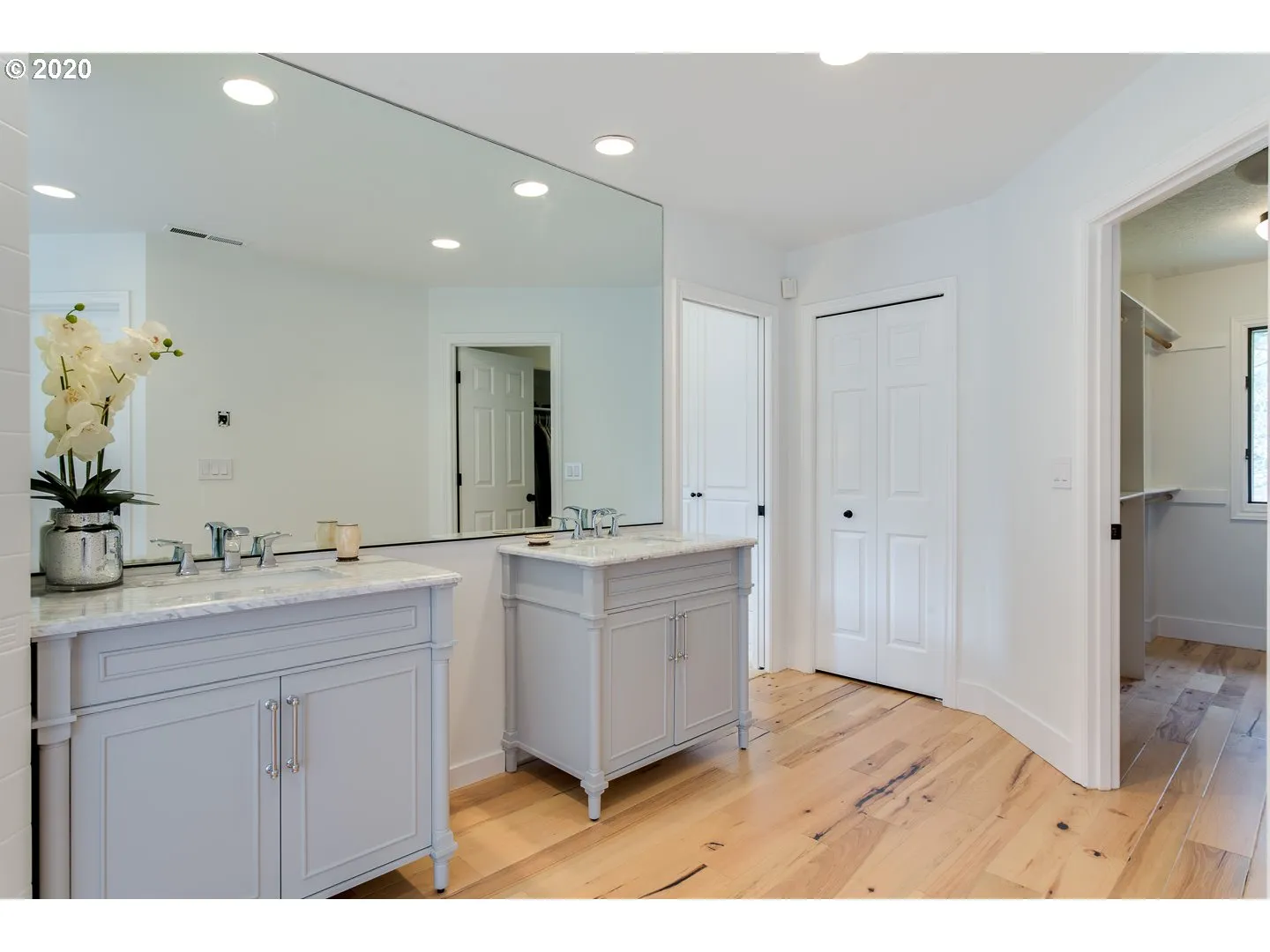 Bathroom, Attached-Double Sinks