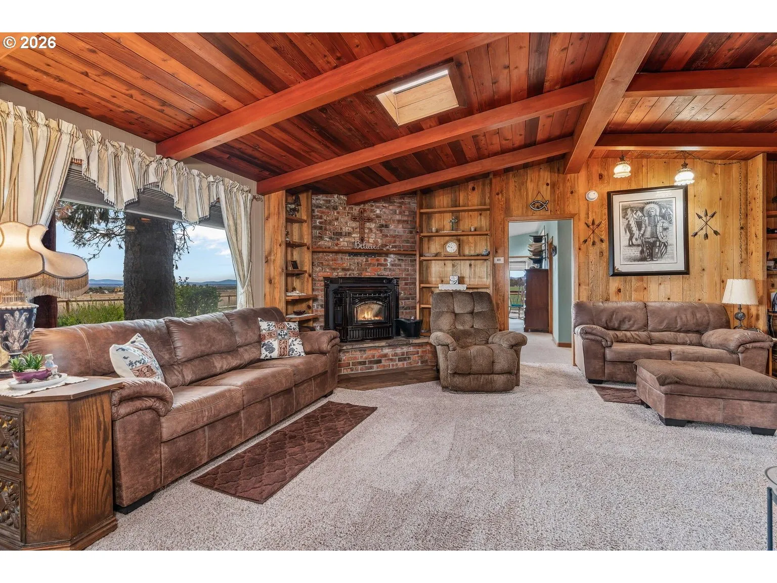 Living Room-Vaulted Ceilings