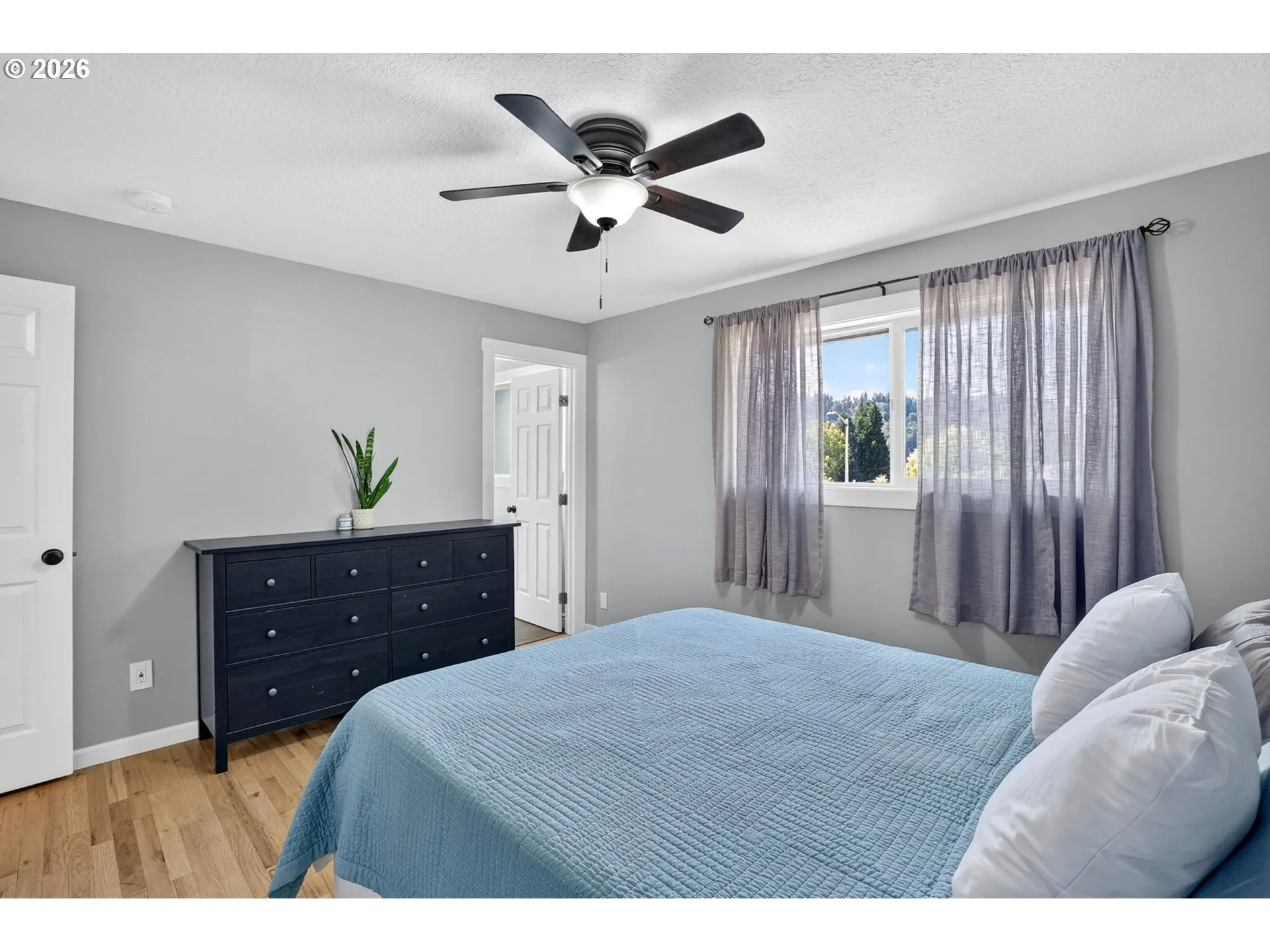 Primary Bedroom-Upper