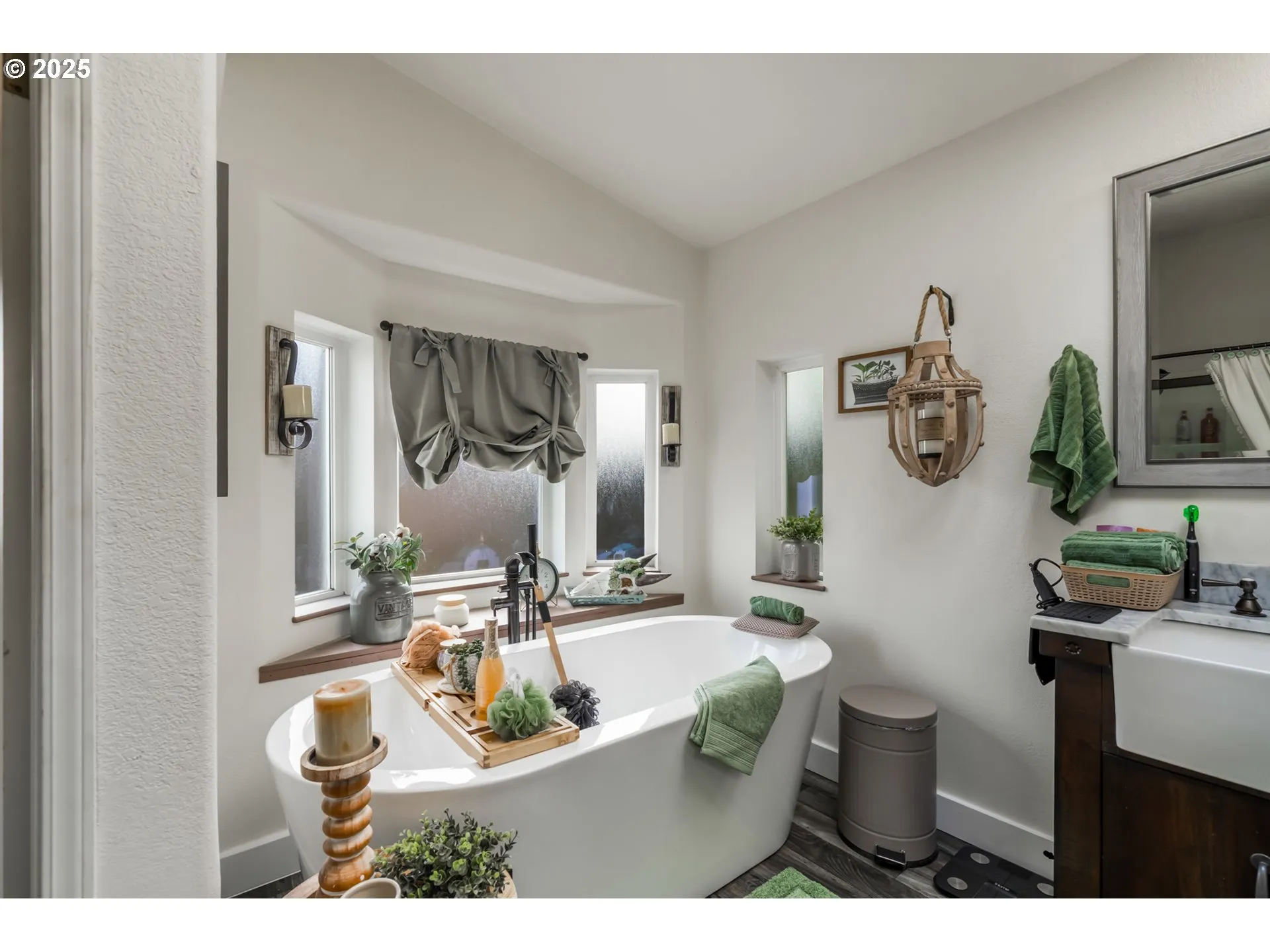 Owner's Suite Bathroom-Garden Tub