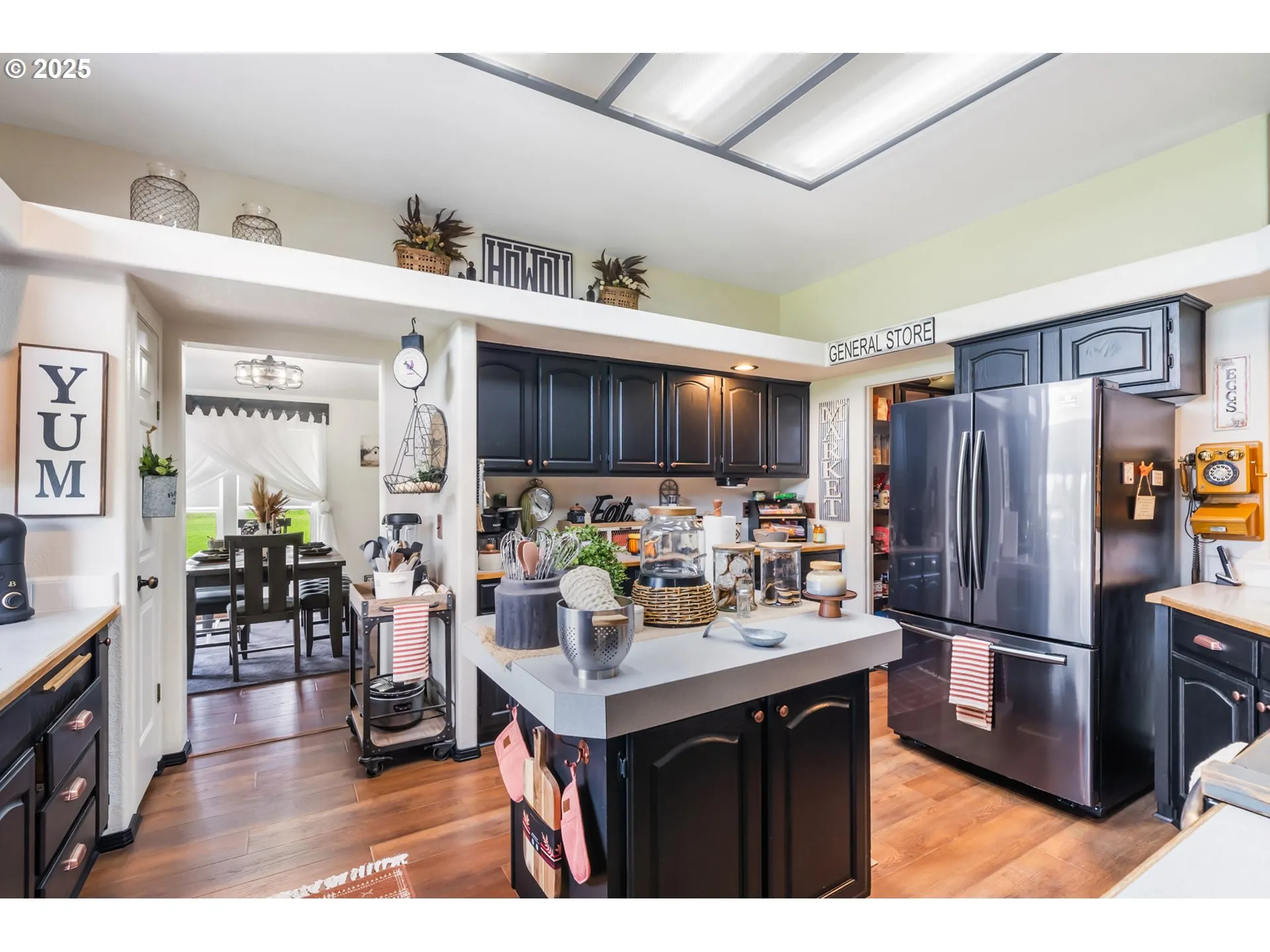Kitchen-Island