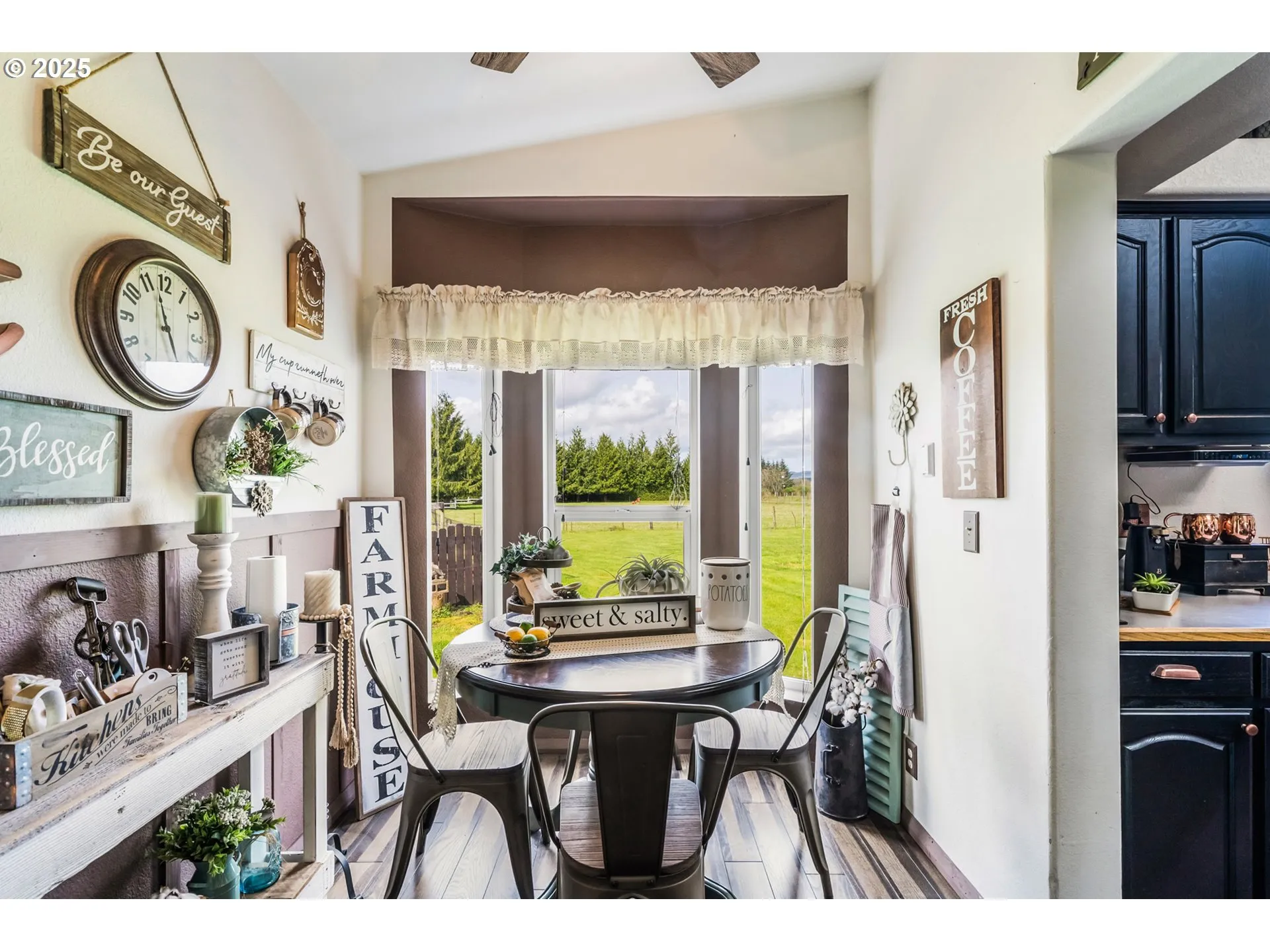 Kitchen/Nook-Eating Area