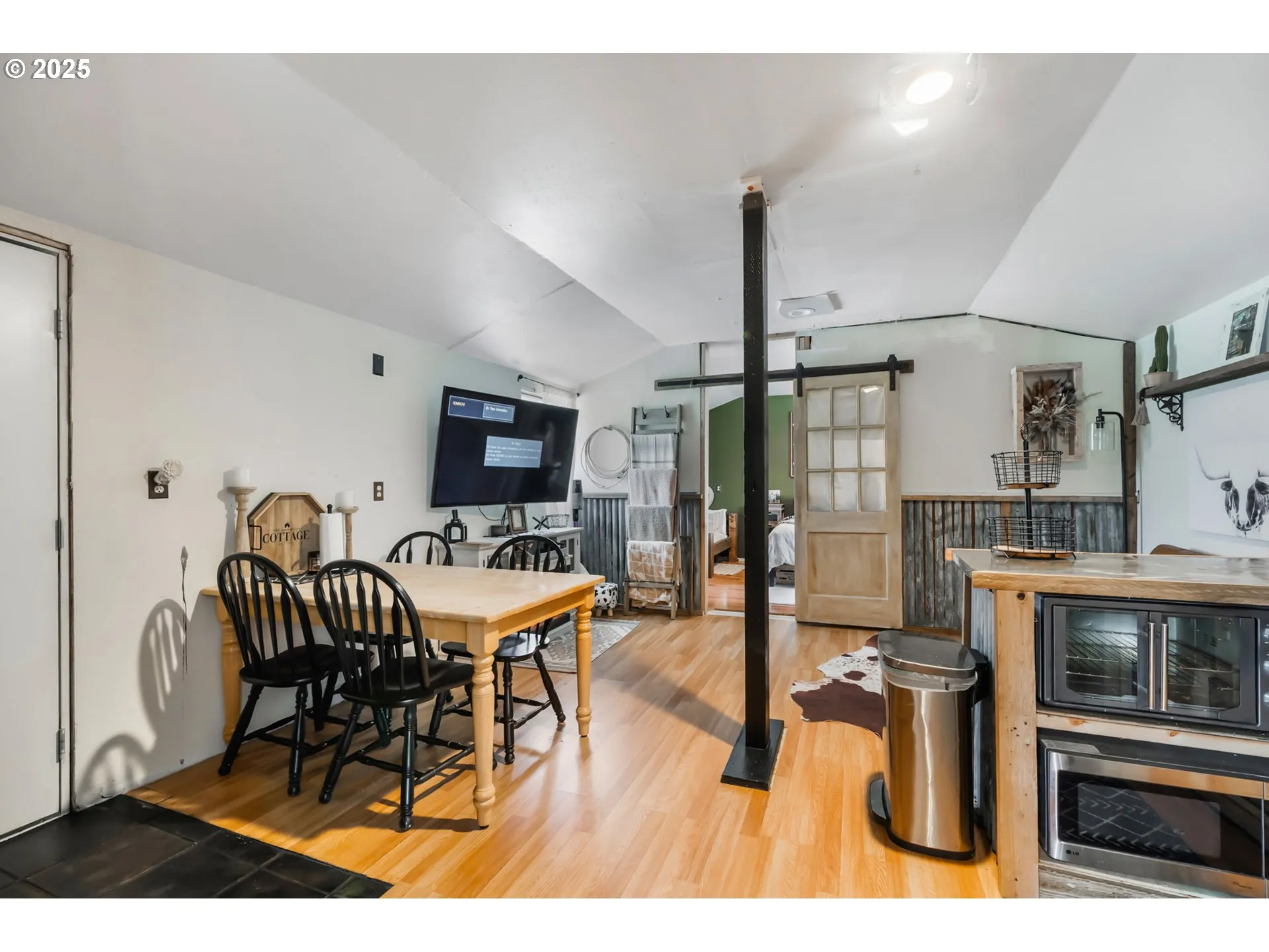 Upstairs Unit