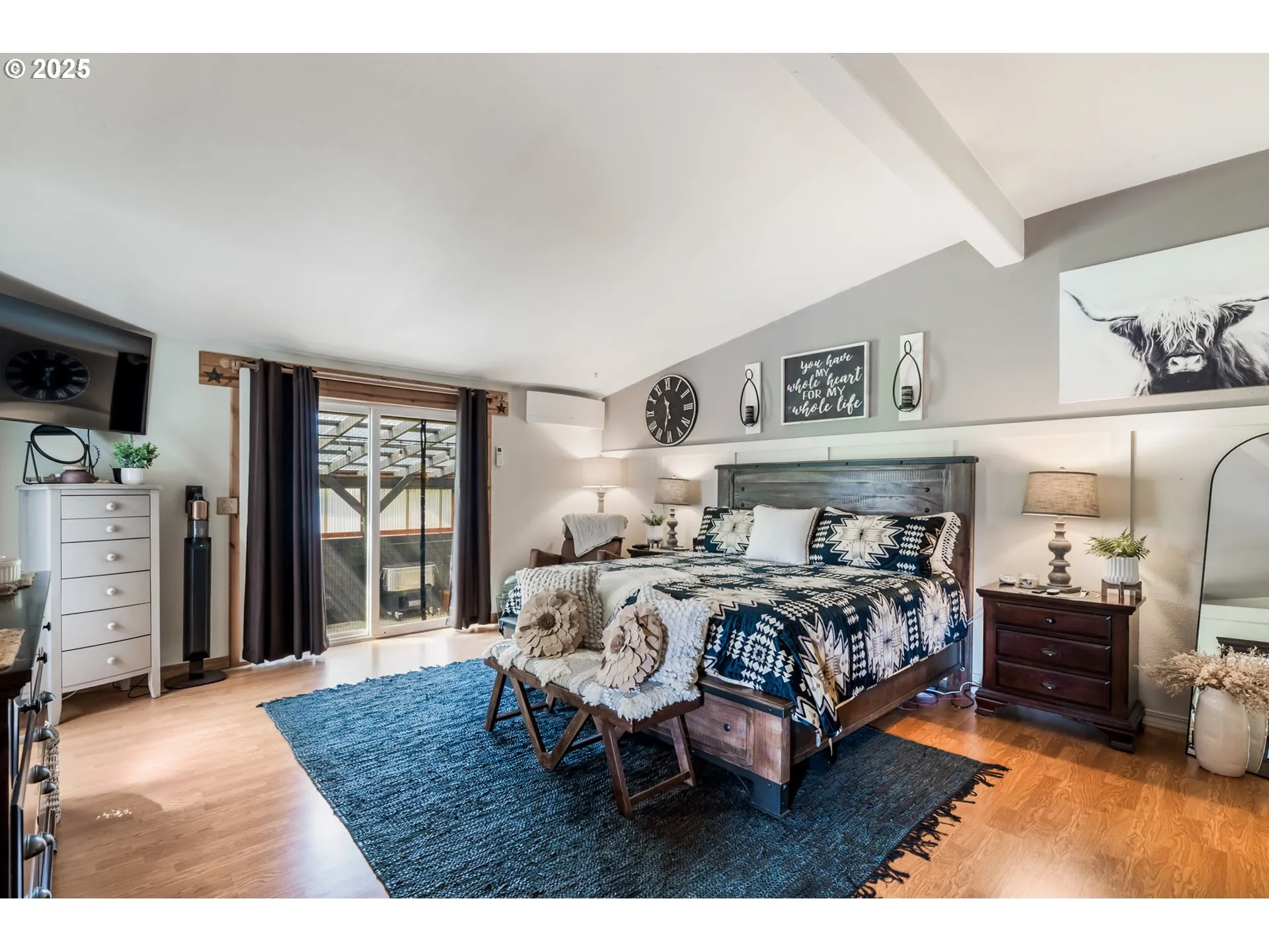 Bedroom, Owner's Suite-Vaulted Ceilings