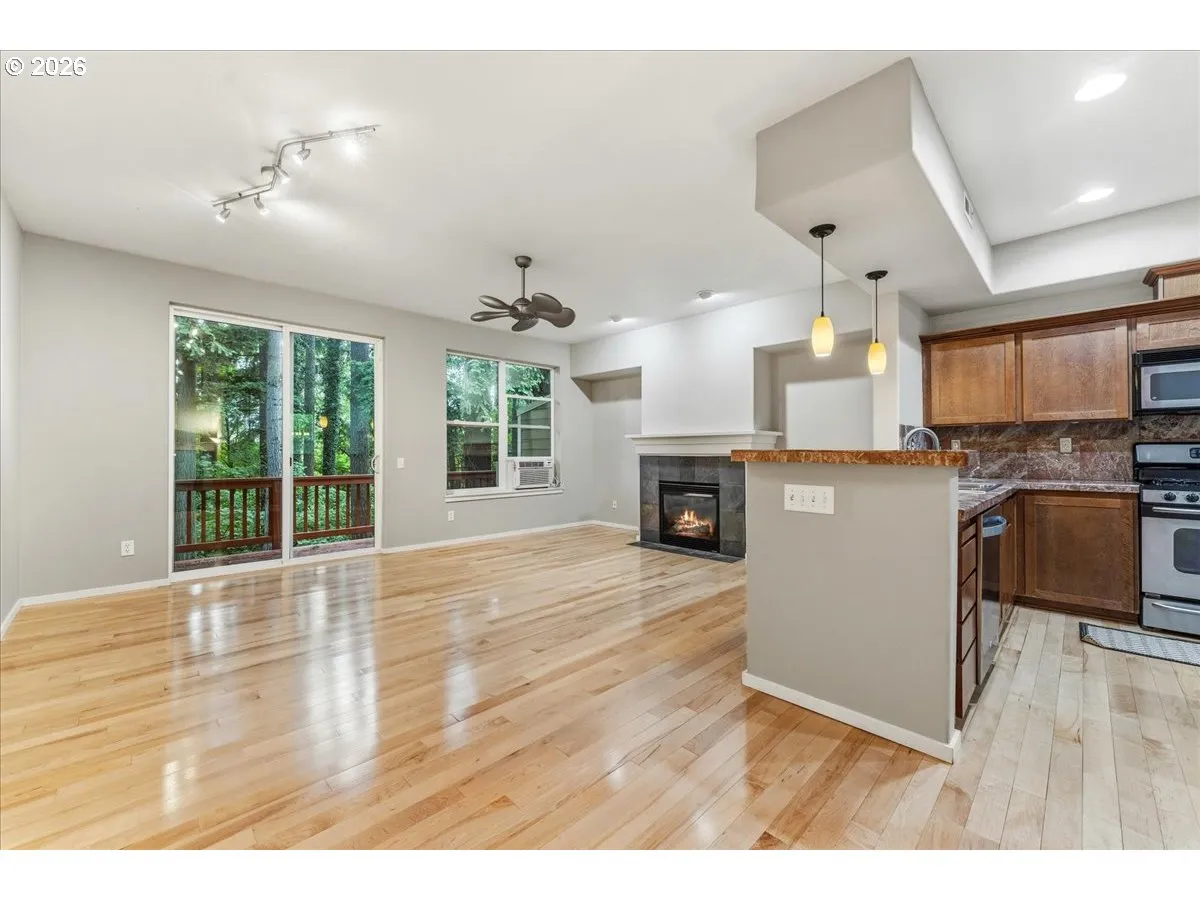 Kitchen/Living Room-Ceiling Fan