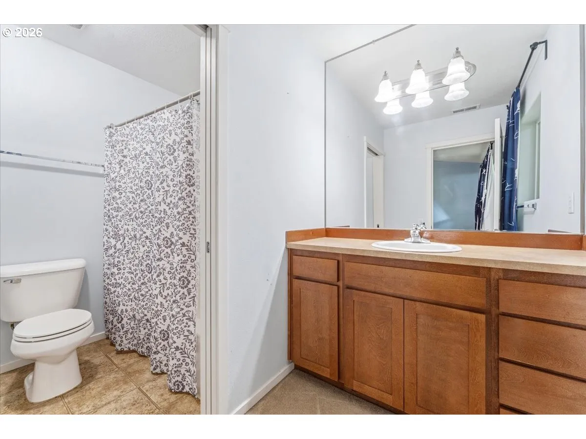 Bathroom-Upper