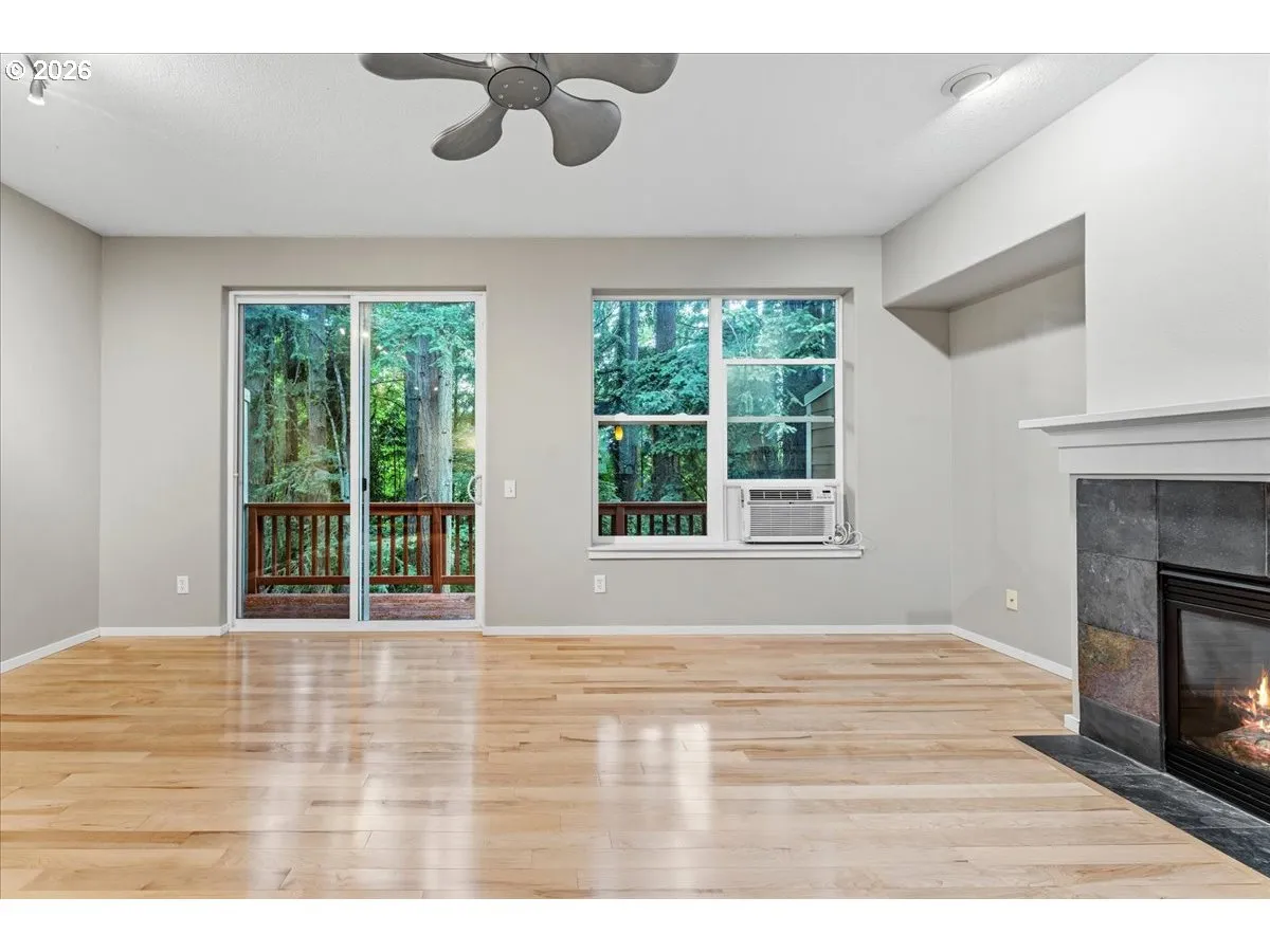 Living Room-Ceiling Fan