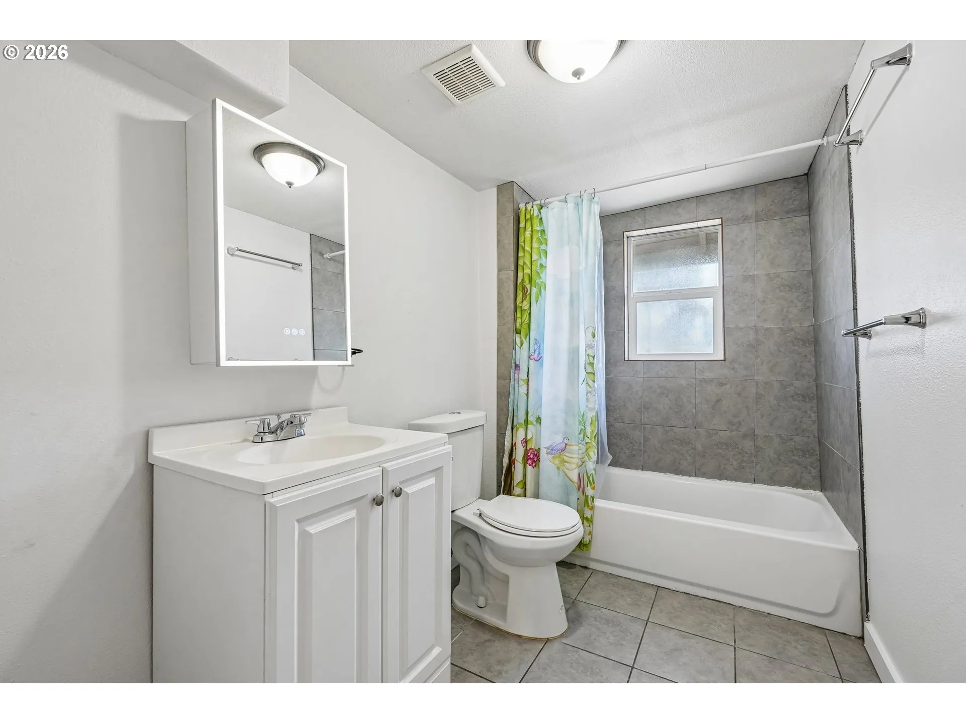 Bathroom-Upper
