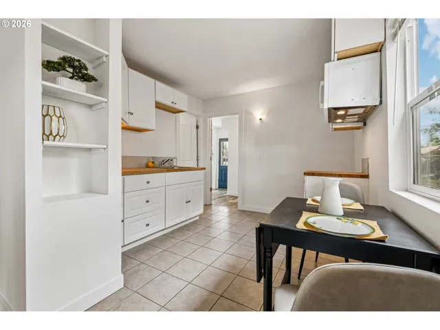Kitchen/Nook-Eating Area