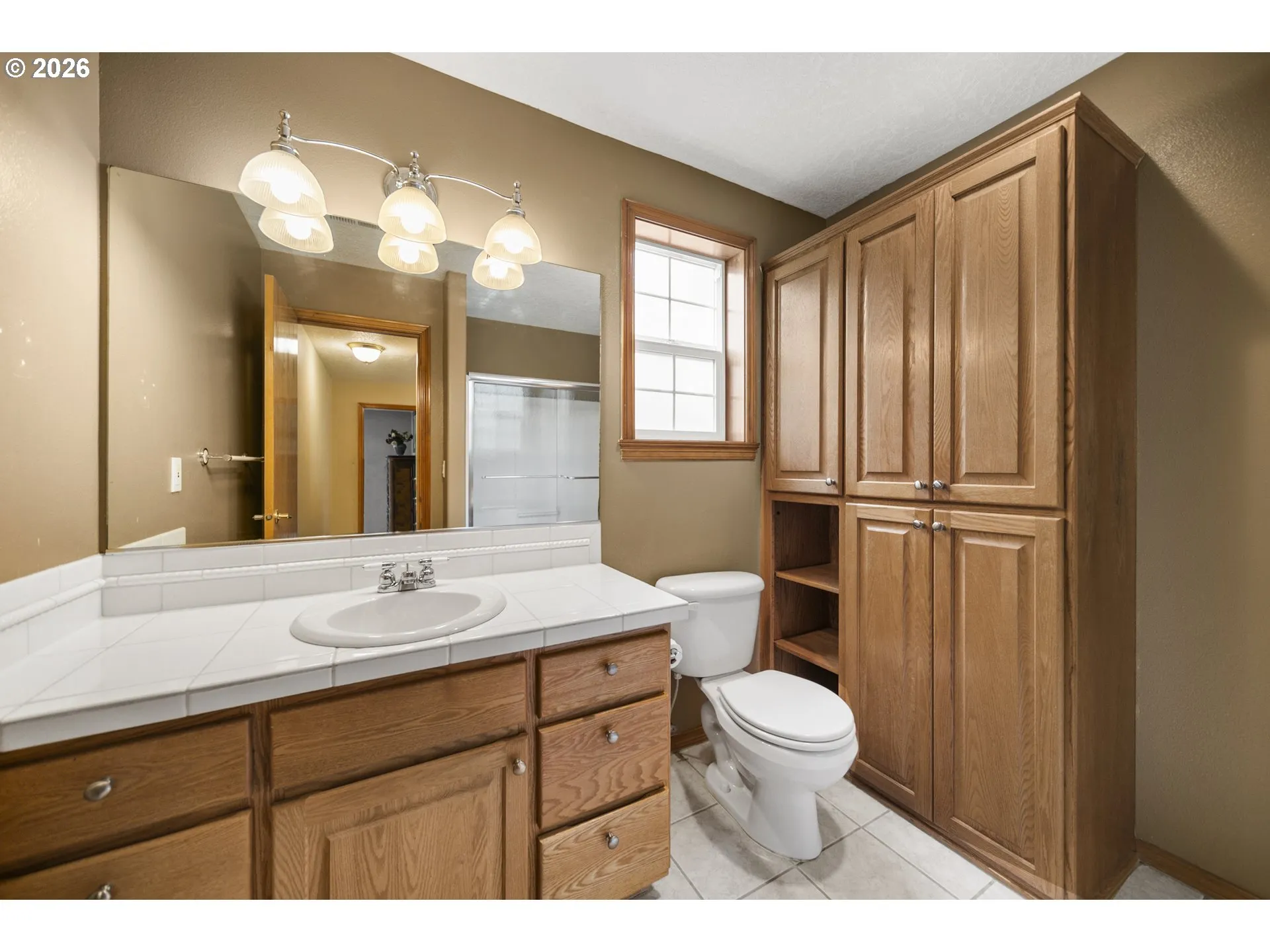 Bathroom-Upper