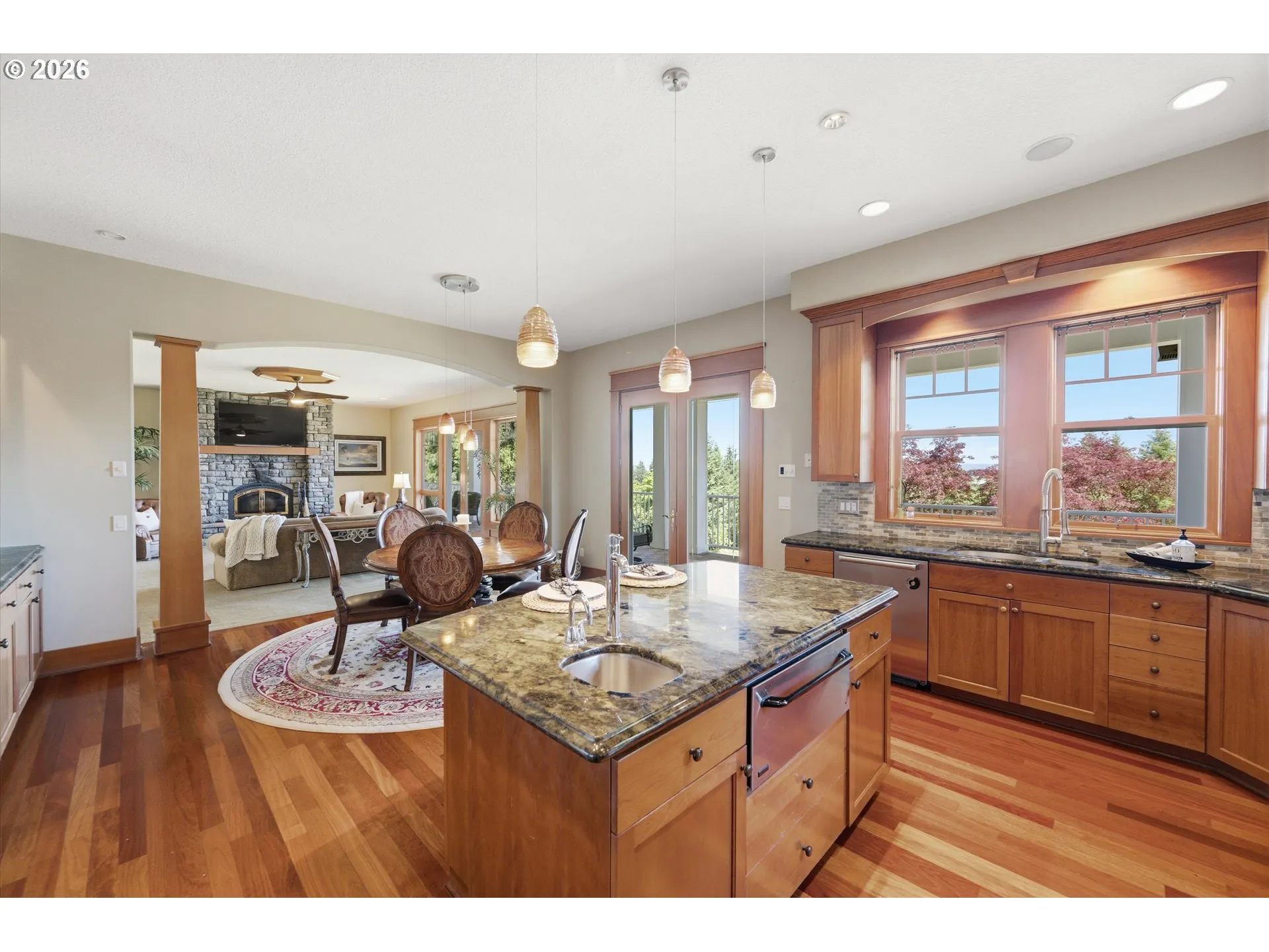 Kitchen/Dining Room-Island