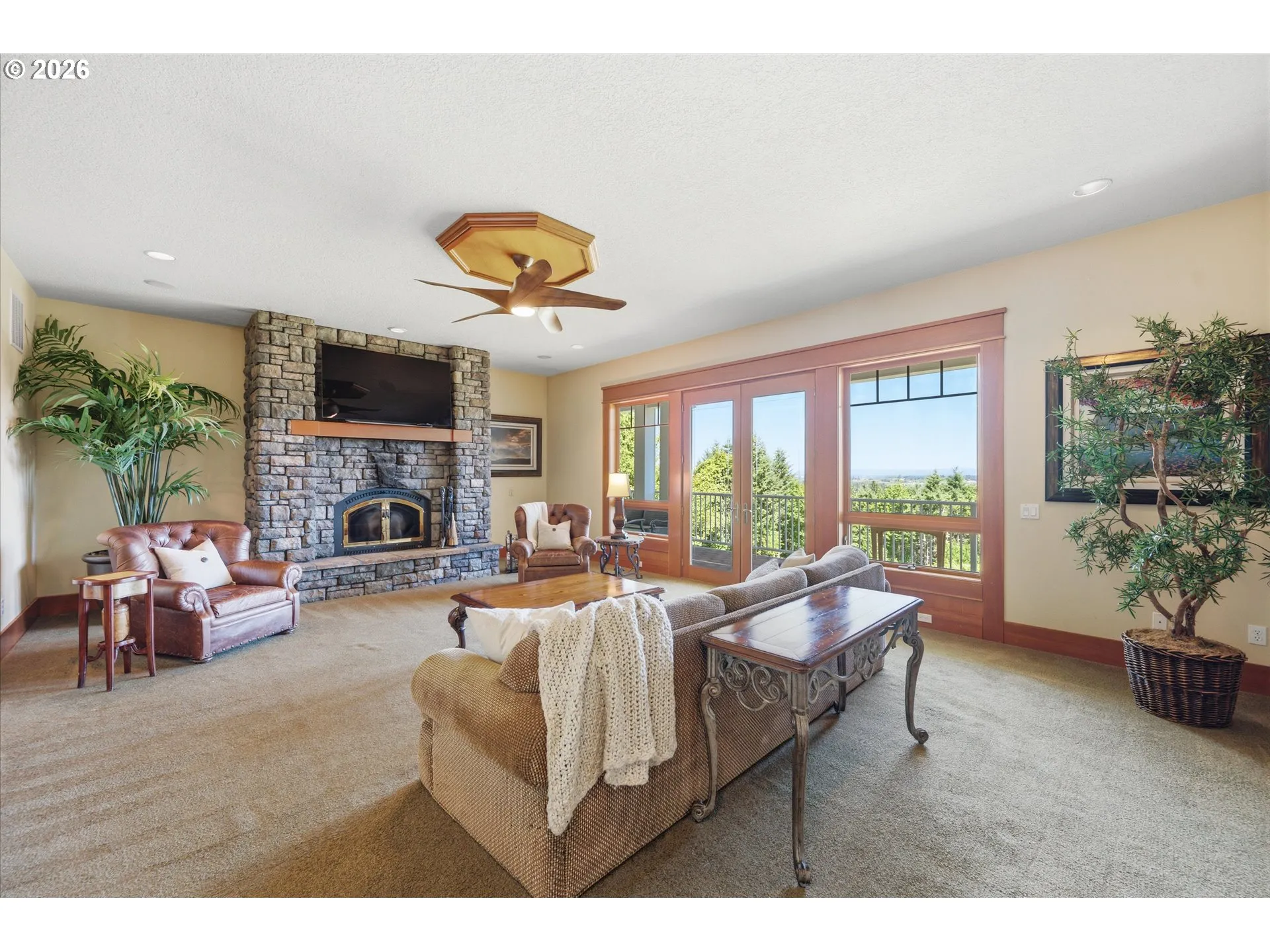 Living Room-Ceiling Fan