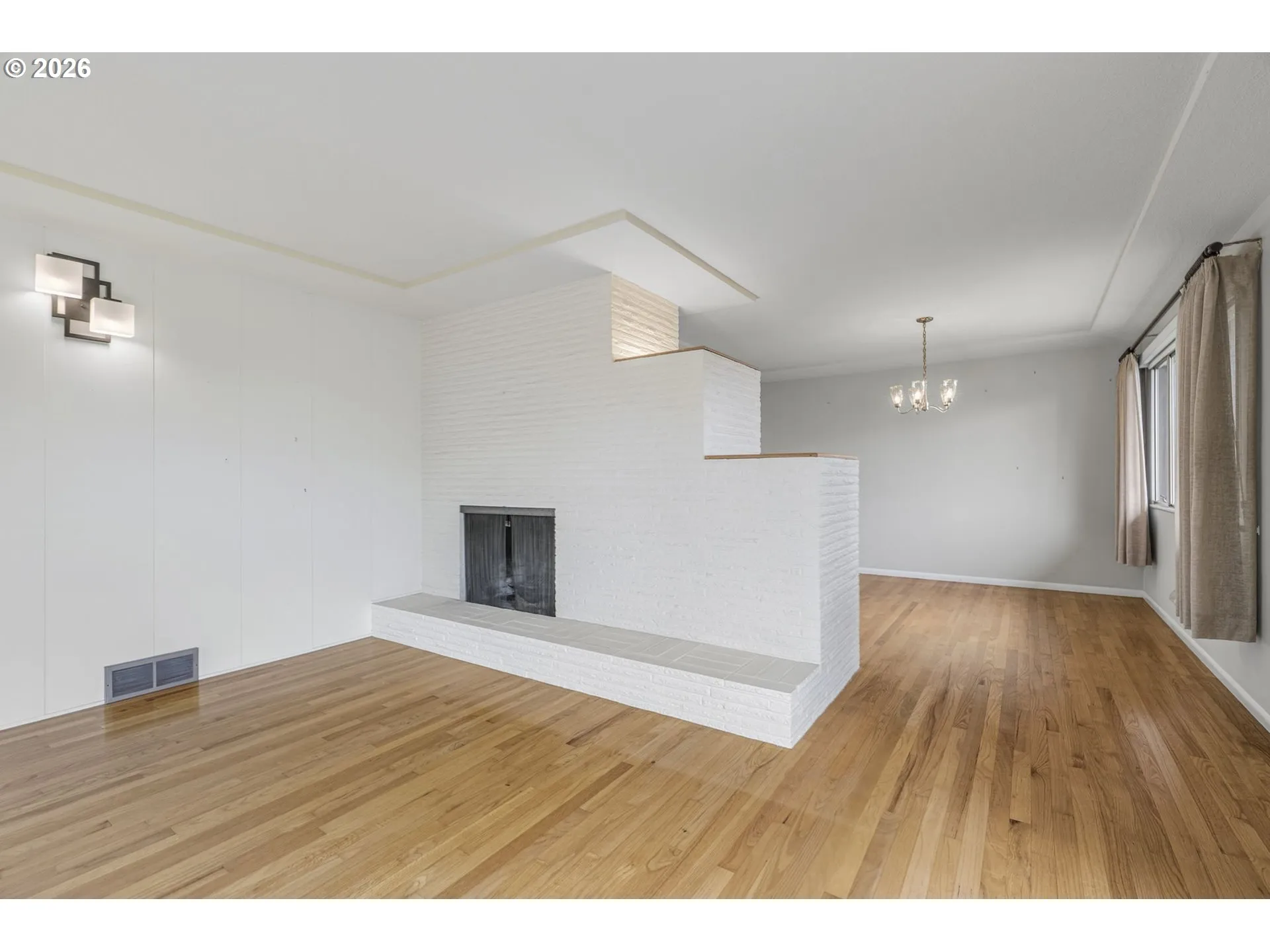 Living Room-Fireplace