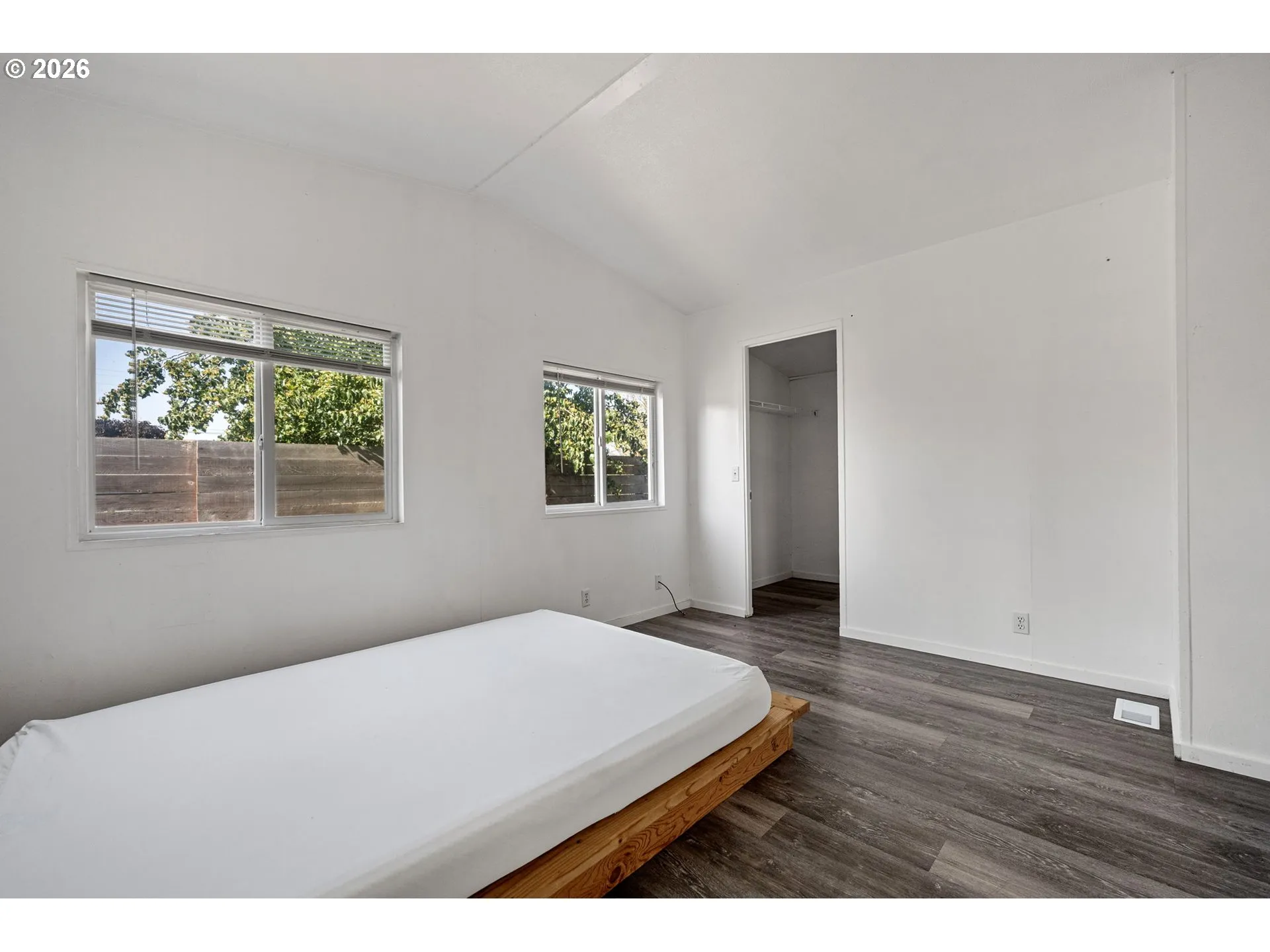 Bedroom, Primary