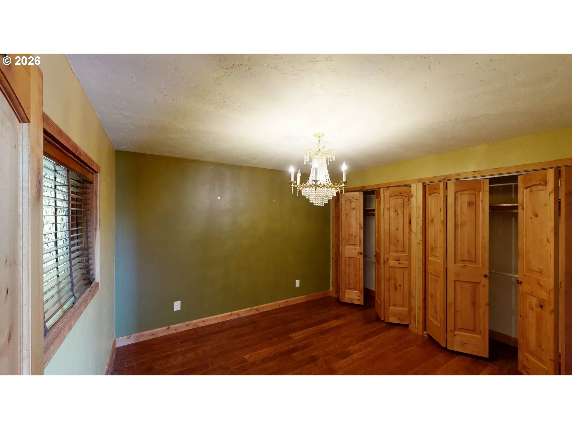 Bedroom, Primary